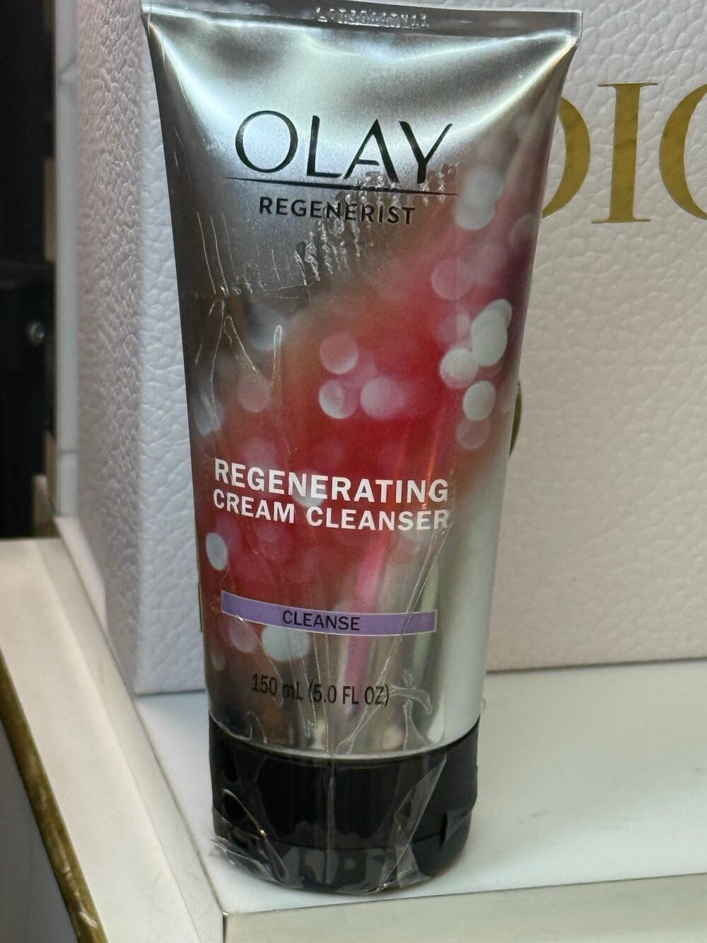 Olay Regenerist Regenerating Cream Cleanser - 150 mL - NEW